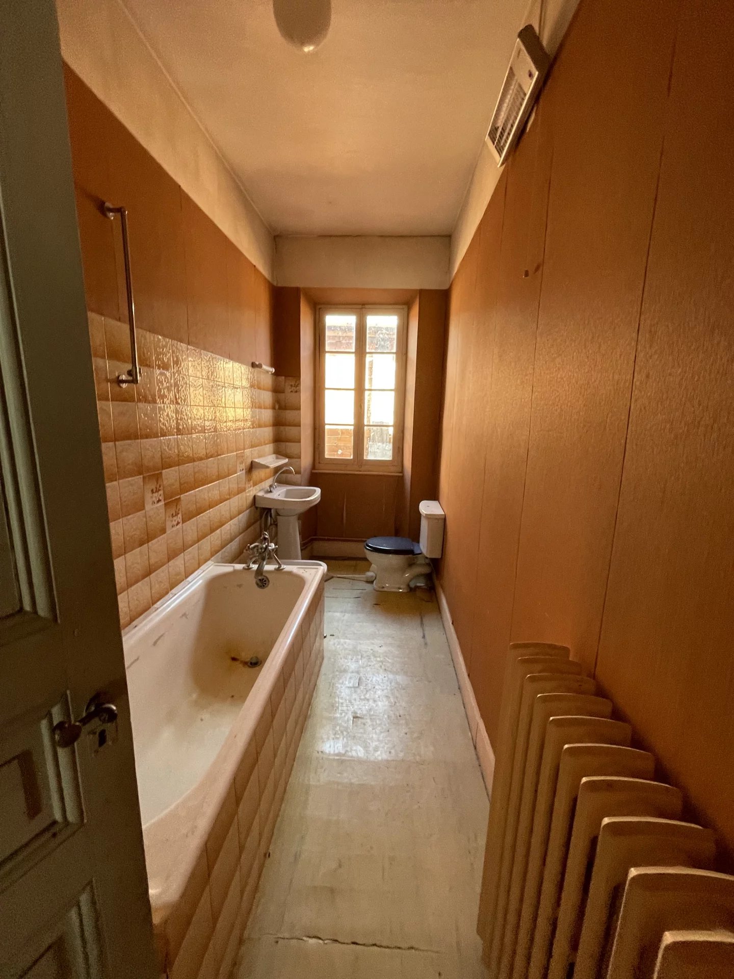 Maison T9 de 245m2 - image 4