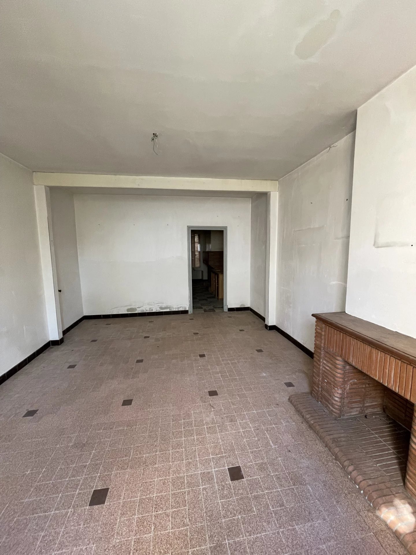 Maison T9 de 245m2 - image 8