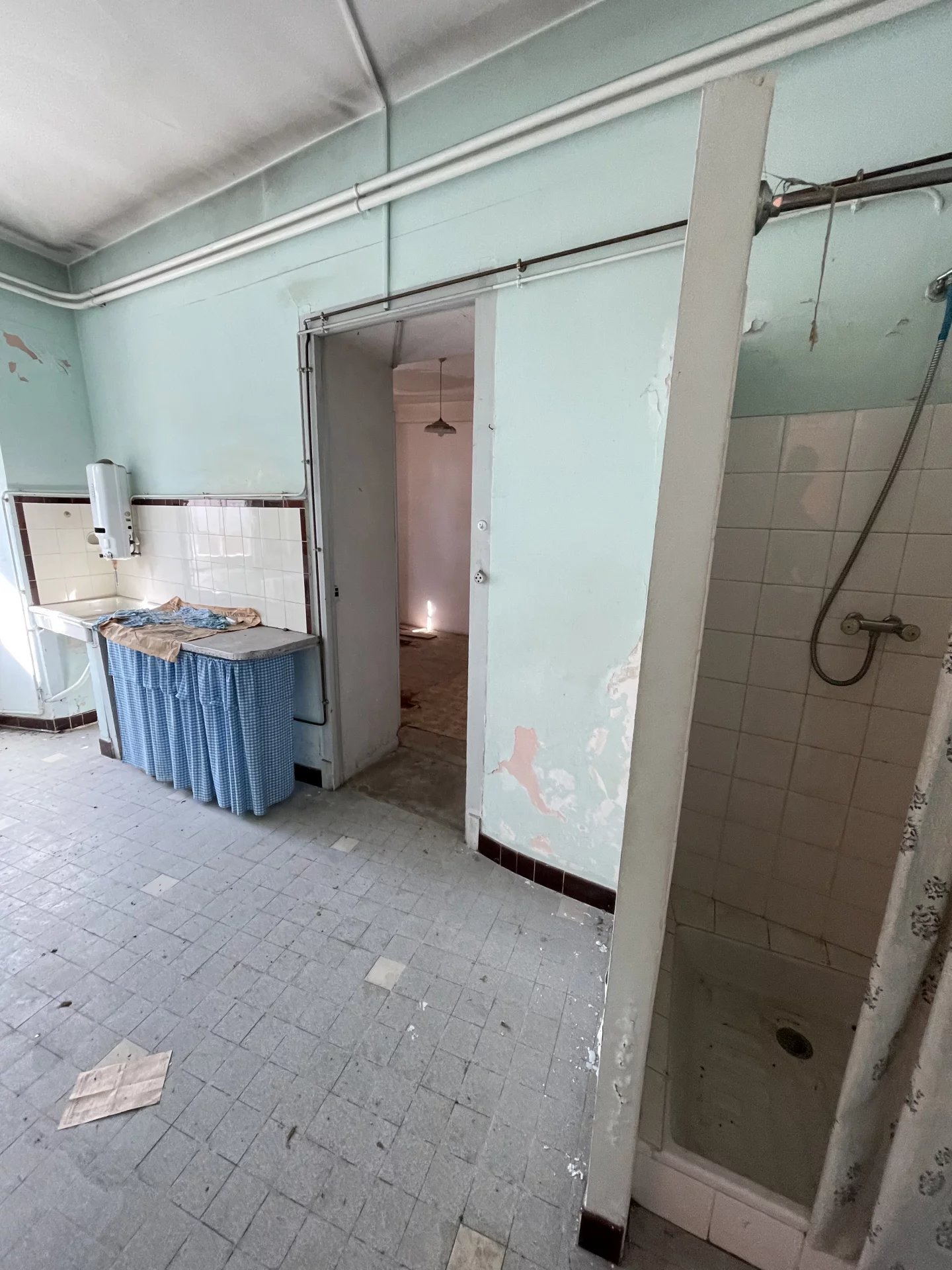 Maison T9 de 245m2 - image 10